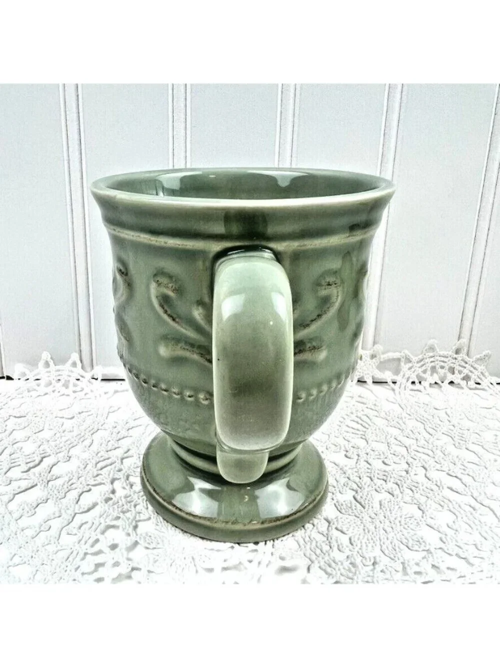 Chris Madden Set of 4 Footed Coffee/Tea Mugs Sage Green Embossed JC Penny Home